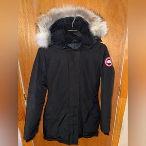 Canada goose Victoria parka . Women size XS .